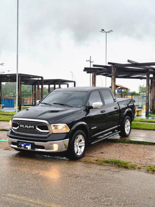 RAM CLASSIC 5.7 V8 GASOLINA LARAMIE CD 4X4 AUTOMÁTICO